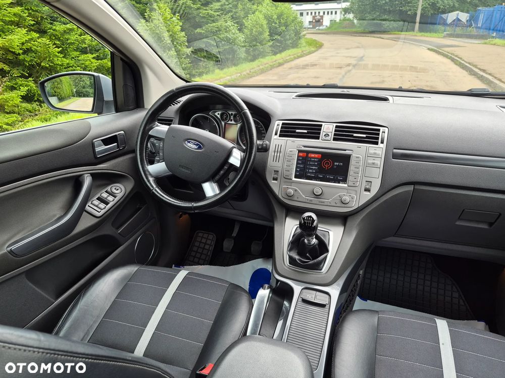 Ford Kuga 2.0 TDCi 2x4 Titanium - 10