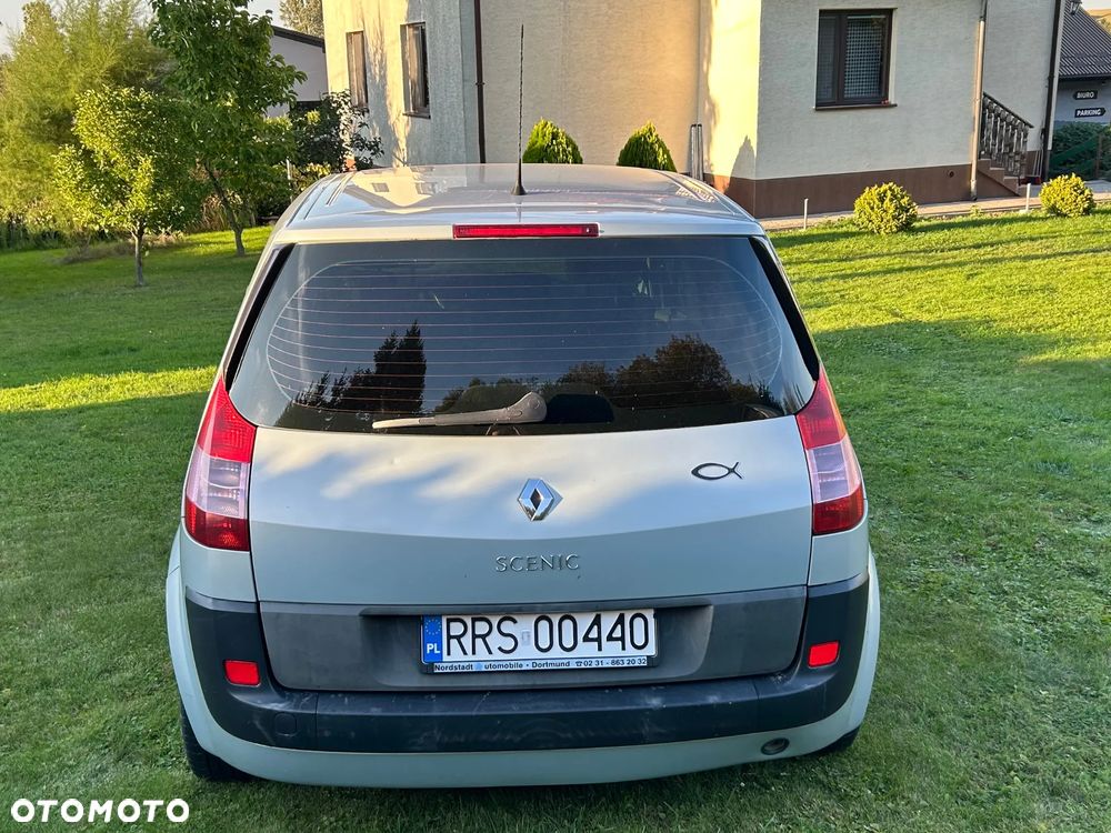 Renault Scenic 2.0 Confort Authentique - 10