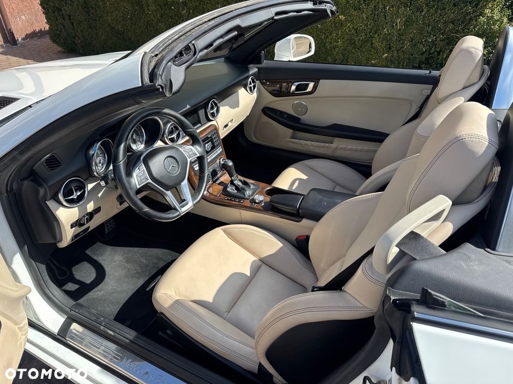 Mercedes-Benz SLK 250 (BlueEFFICIENCY) 7G-TRONIC - 26