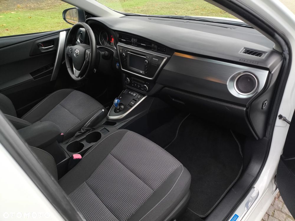 Toyota Auris - 17