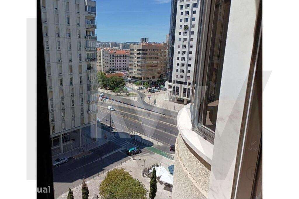 Apartamento T4 com fabulosas áreas em Prédio de Prestígio no Areeiro - Grande imagem: 4/35