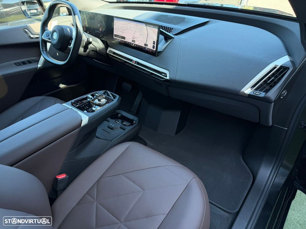 BMW iX xDrive 40 Pack Desportivo - 18