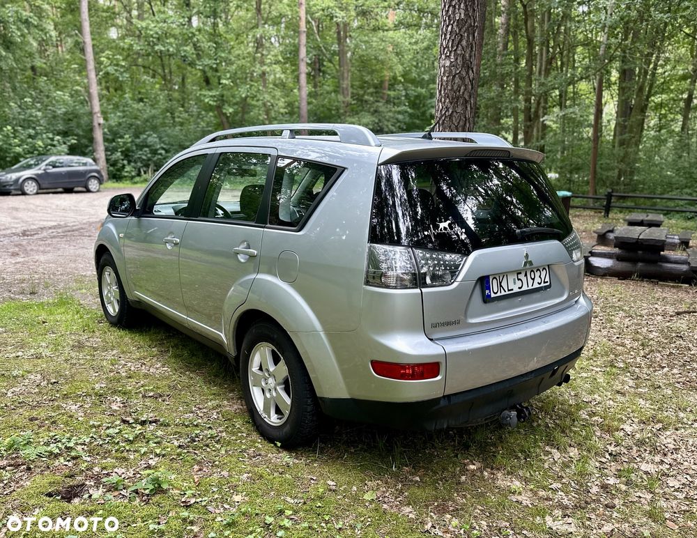 Mitsubishi Outlander - 3