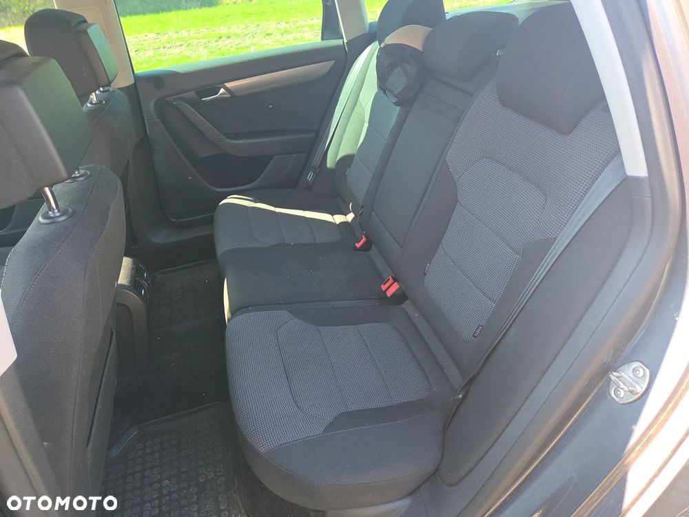 Volkswagen Passat 1.6 TDI DPF BlueMotion Technology Highline - 17