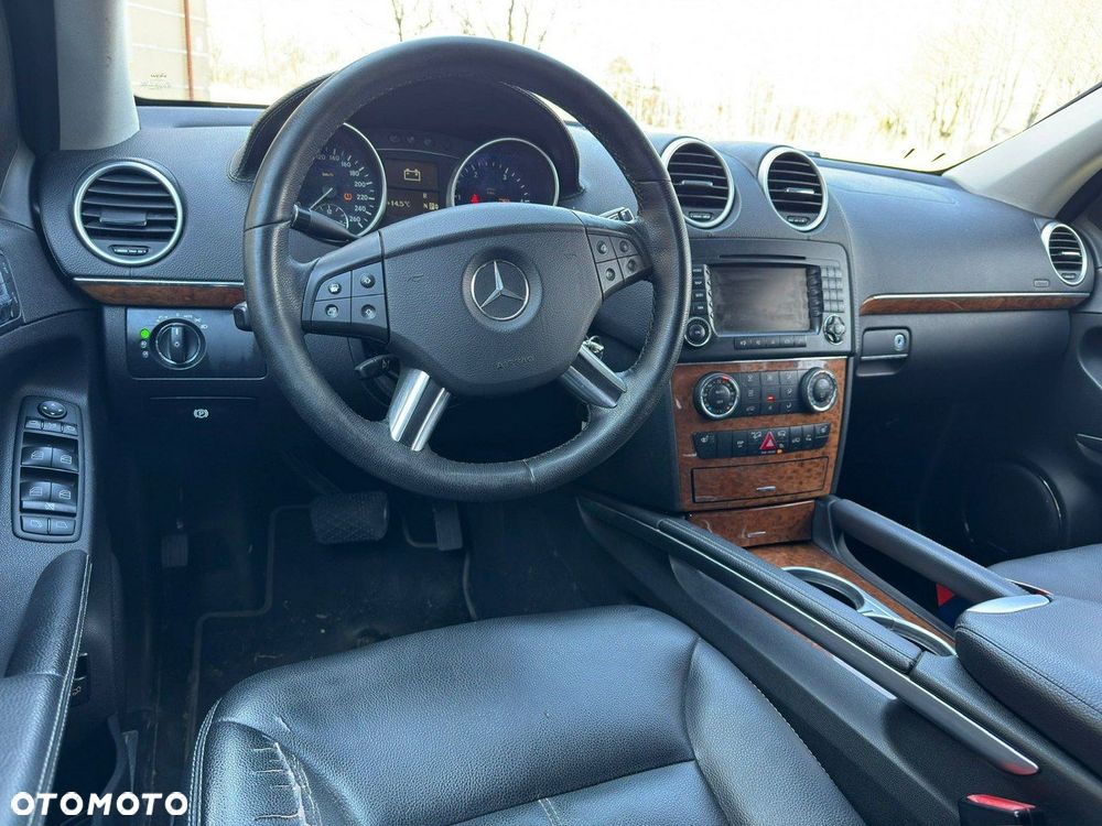 Mercedes-Benz GL - 23