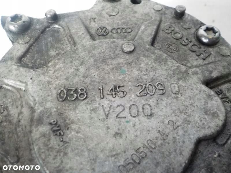 AUDI A3 II 8P 2.0 TDI POMPA VACUM 038145209Q - 3