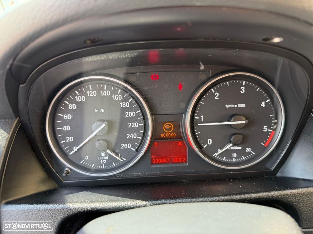 BMW X1 18 d sDrive - 8