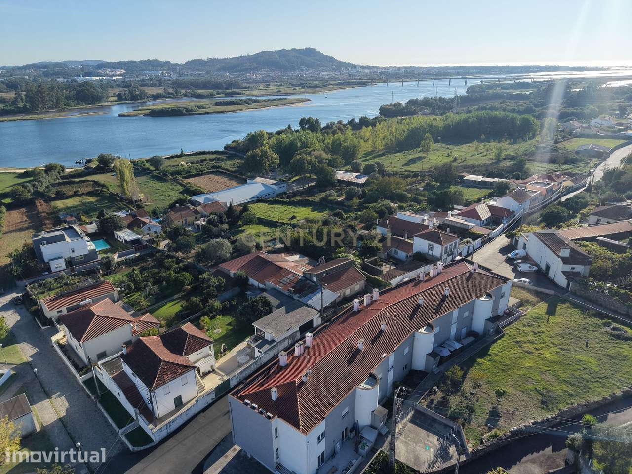 Apartamento T2 com Vista para o Rio em Santa Marta de Portuzelo - Grande imagem: 4/19