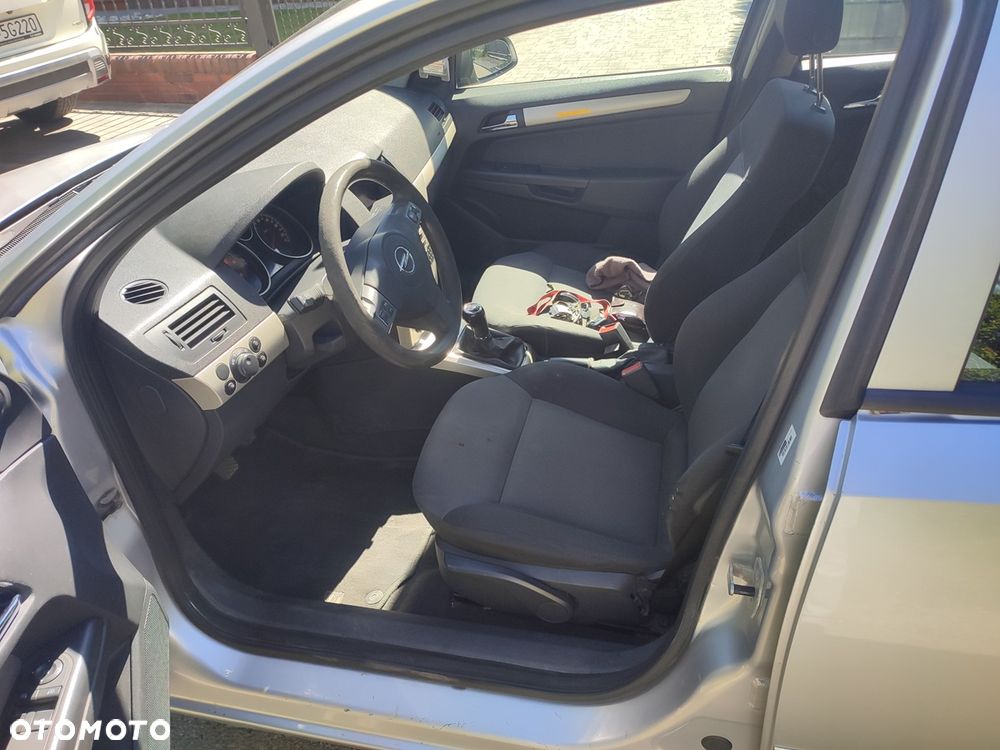 Opel Astra 1.9 CDTI - 9