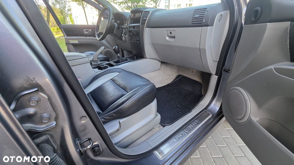 Mitsubishi Pajero - 10