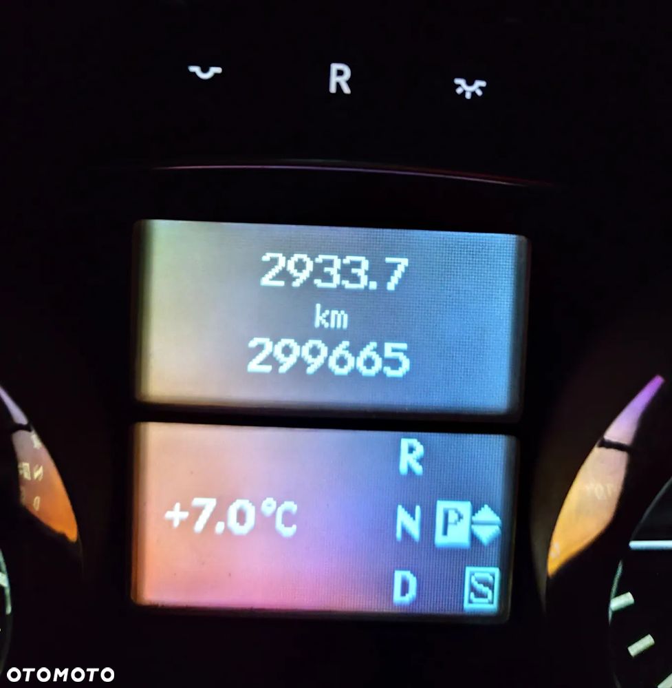Mercedes-Benz Klasa R 320 CDI 4-Matic - 15