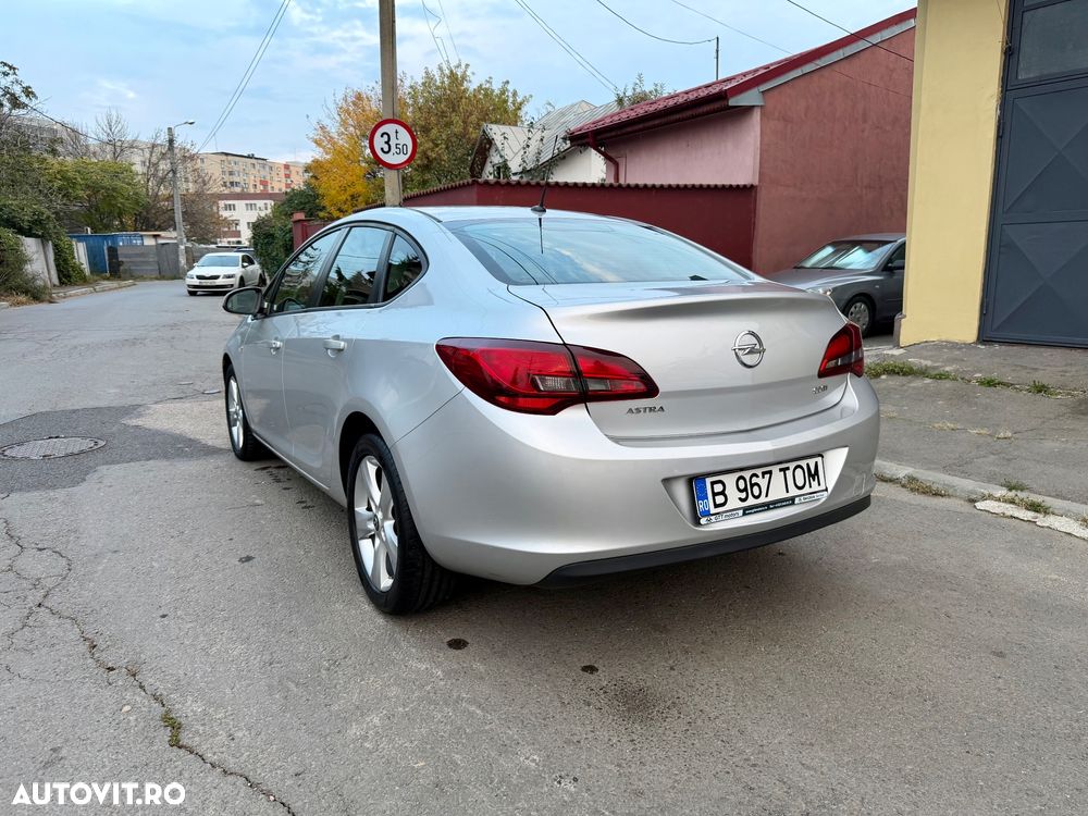 Opel Astra - 2