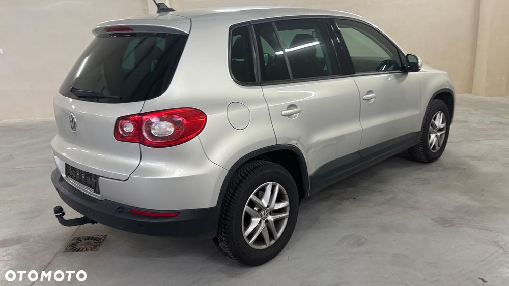 Volkswagen Tiguan - 10