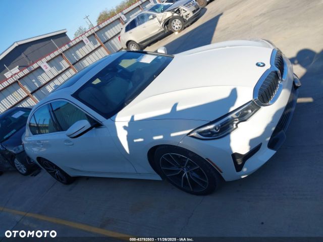 BMW Seria 3 330i Sport Line - 5