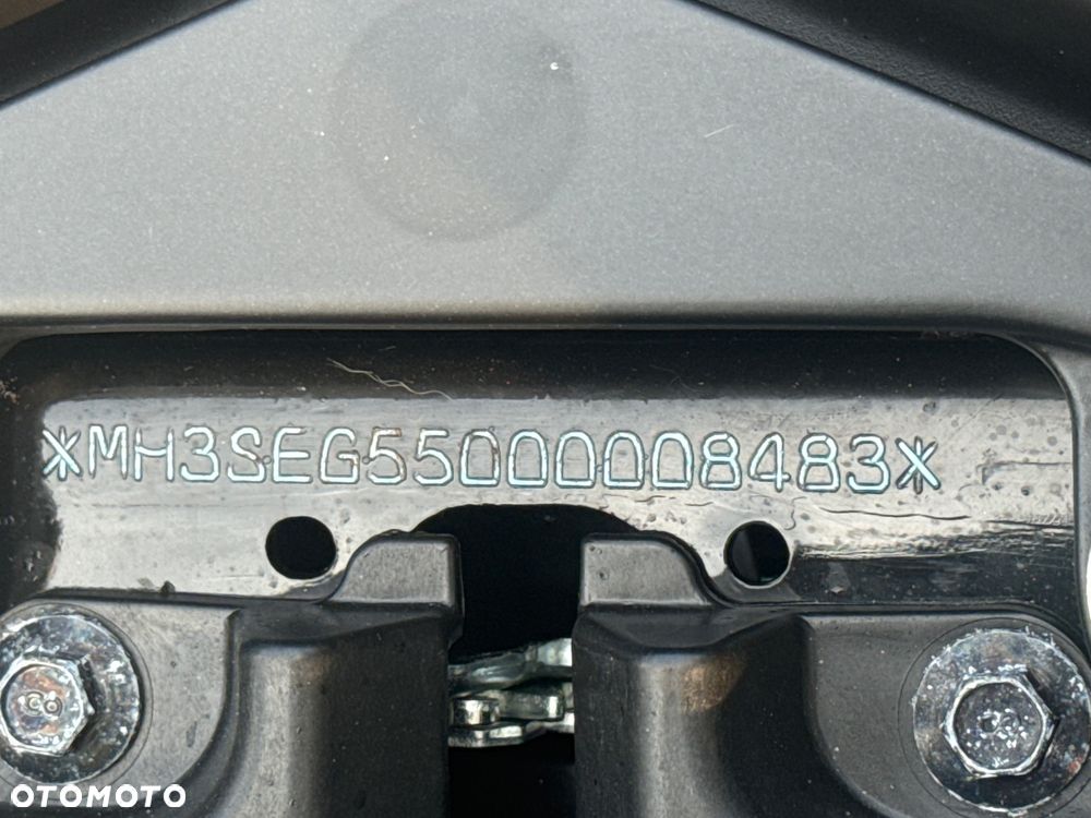 Yamaha NMAX - 13