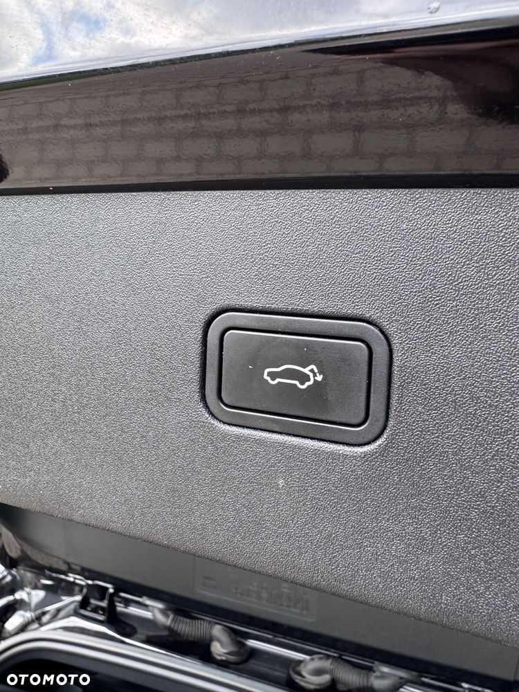 Volvo EX30 Single Motor Extended Range RWD Black Edition Plus - 33