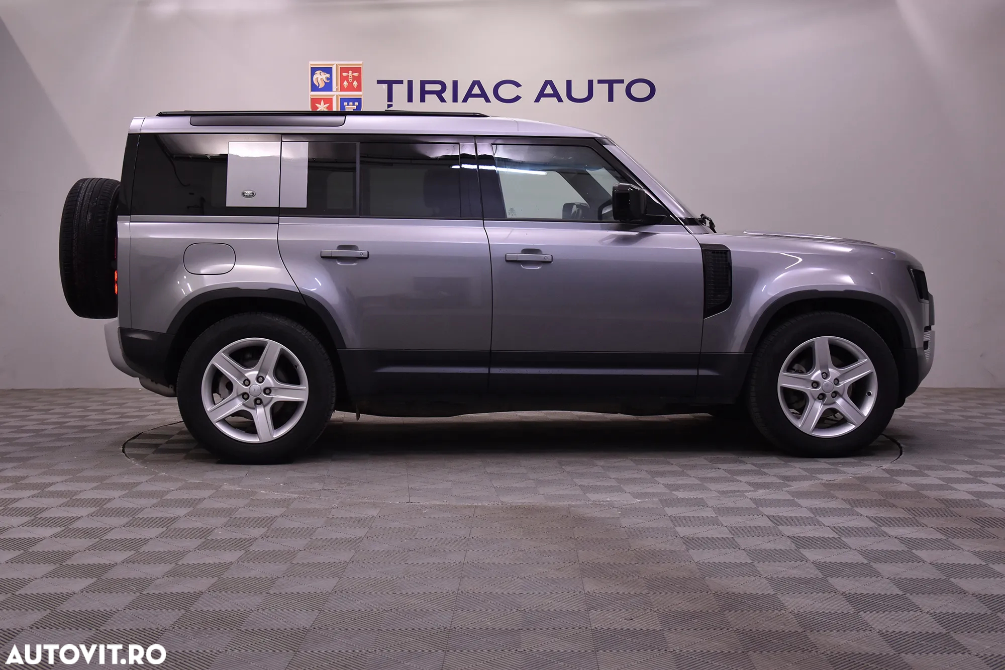 Land Rover Defender 130 3.0D 250 MHEV SE - 6