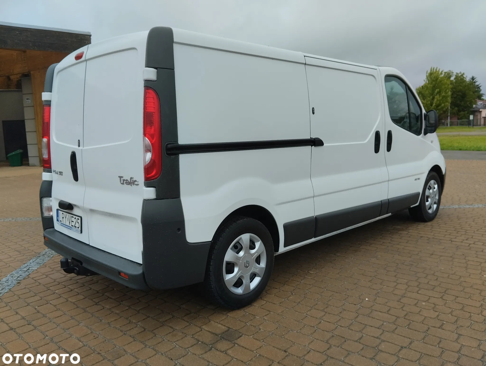 Renault Trafic 2.0 115 KM !!! L2 H1 Długi TYLKO 198 tys.km !!! KLIMA ! SPROWADZONY/ZAREJESTROWANY !!! ŁADNY I ZADBANY !!!Nie Vivaro - 10