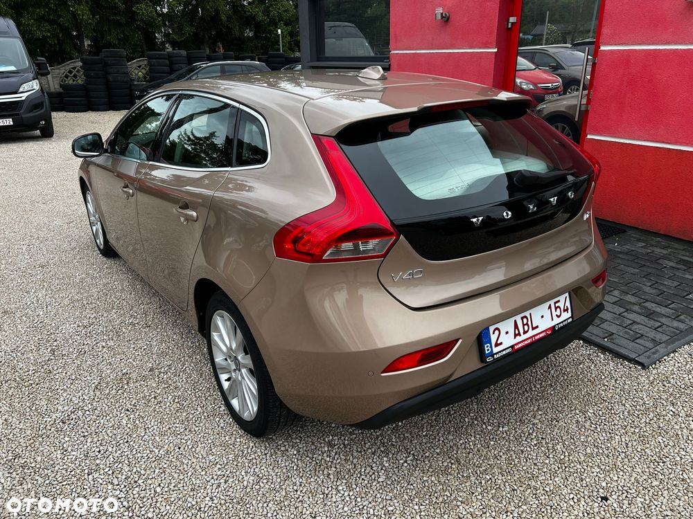 Volvo V40 D2 Summum - 3