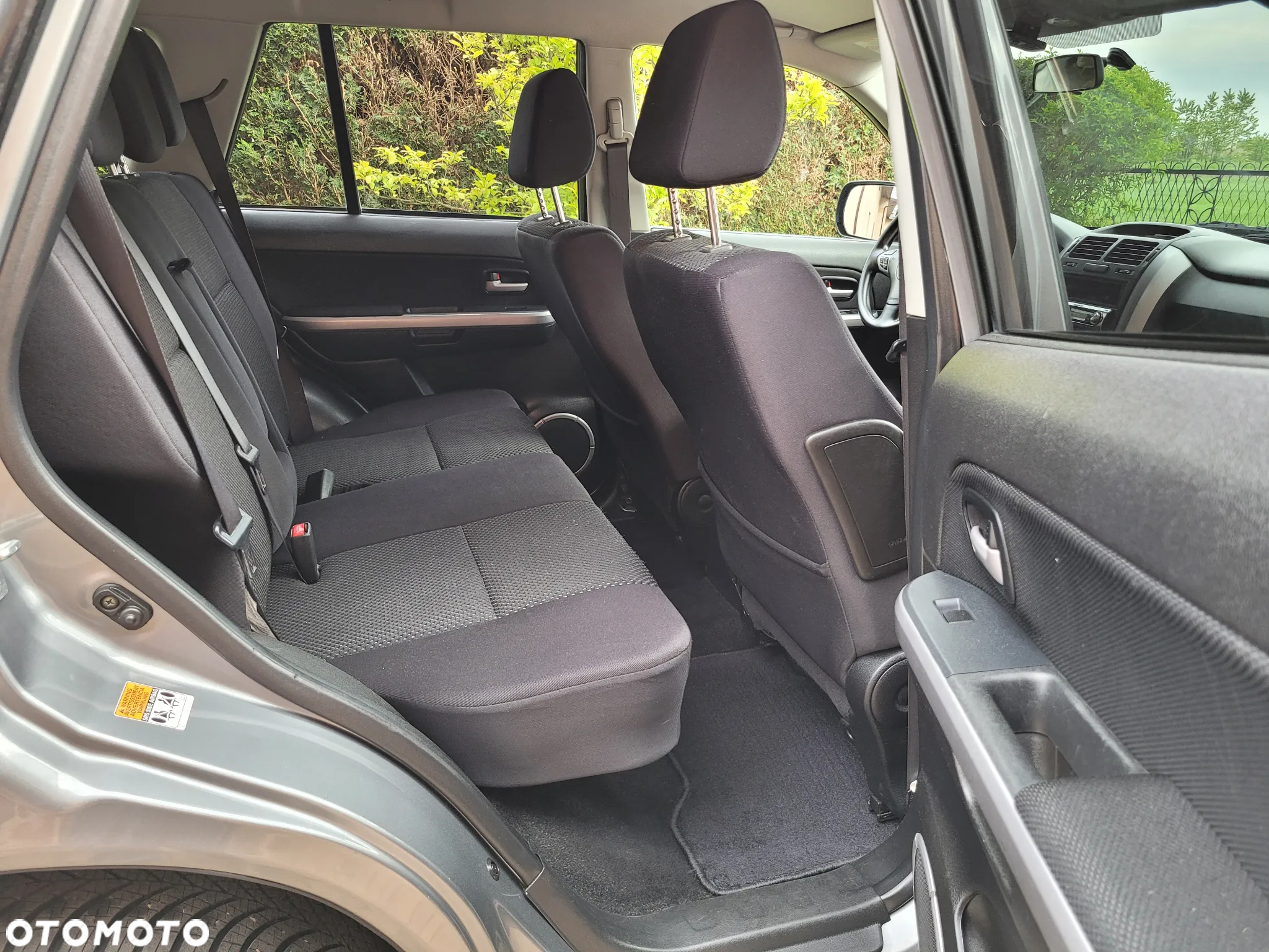 Suzuki Grand Vitara 2.0 Comfort + - 19