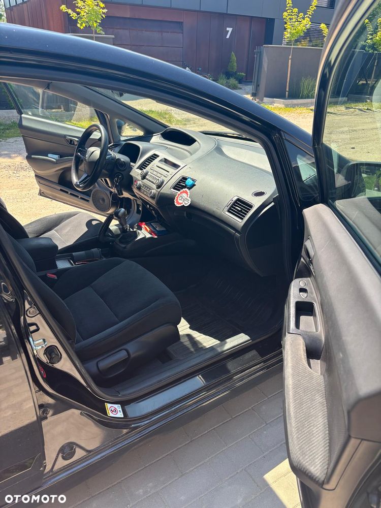 Honda Civic 1.8 Base - 9