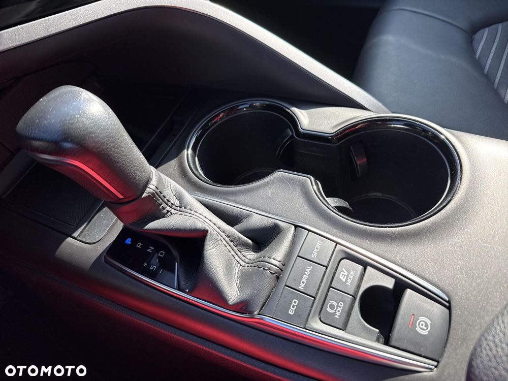 Toyota Camry 2.5 Hybrid Prestige CVT - 22