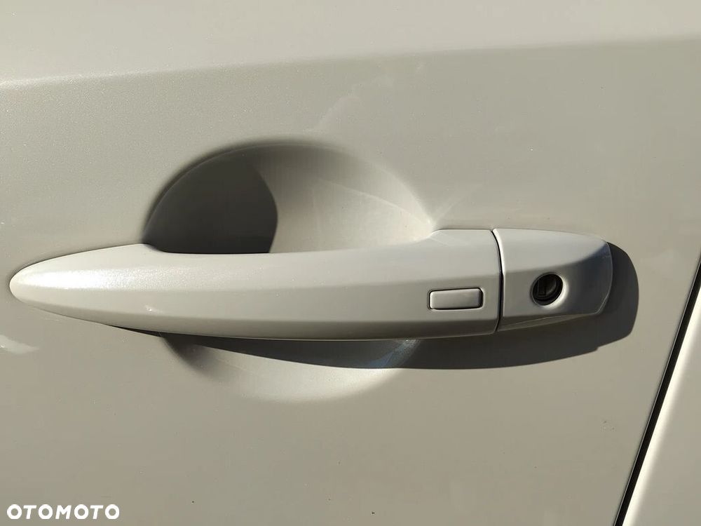 Nissan Qashqai 1.3 DIG-T MHEV N-Connecta Xtronic - 25