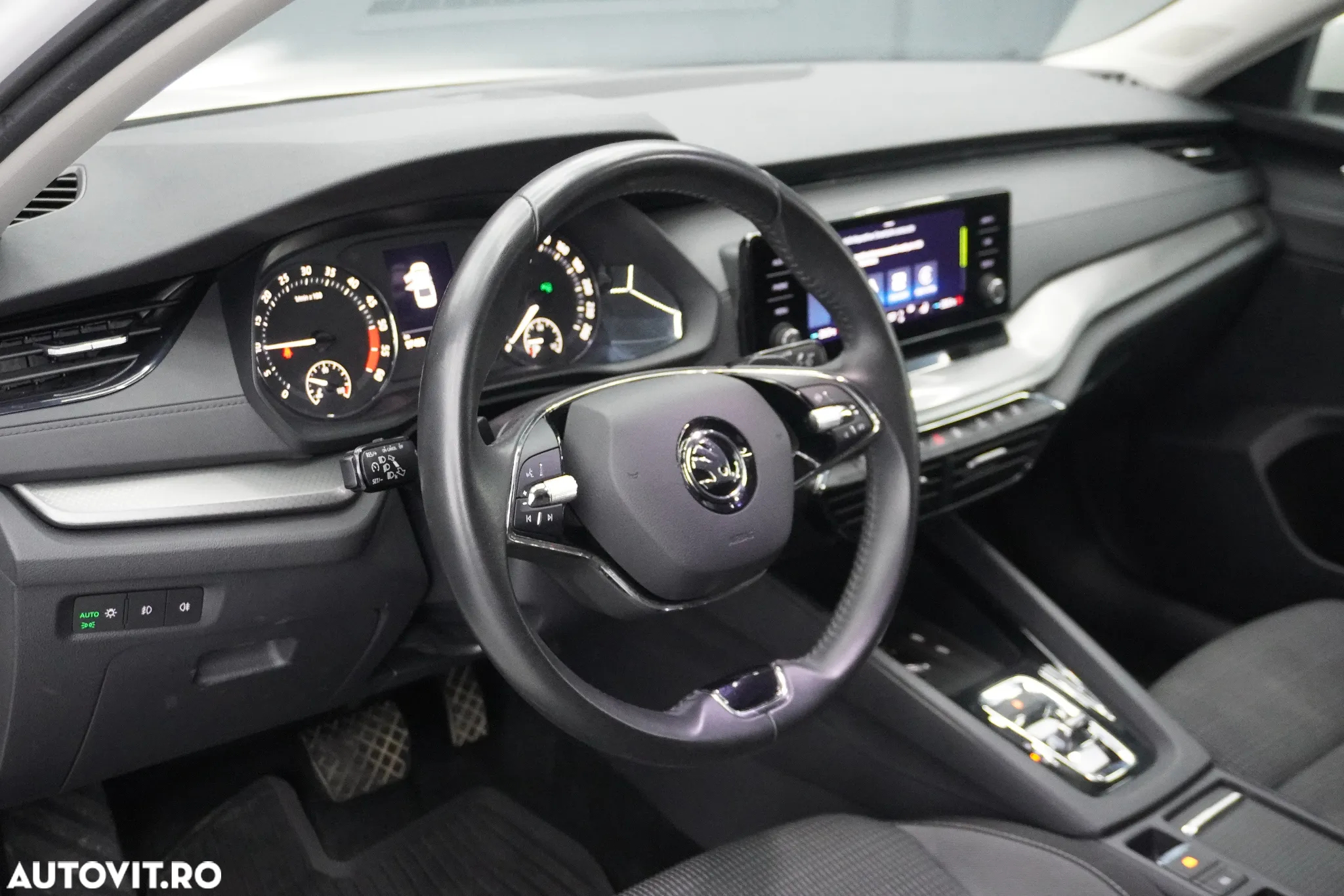 Skoda Octavia 2.0 TDI DSG Ambition - 9
