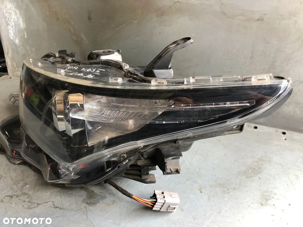 LA-36 . Lampa Lewy Przód 81150-02K30 Toyota Auris II 2015R 90070908 (2015-2018) - Gwarancja Wysyłka - 2