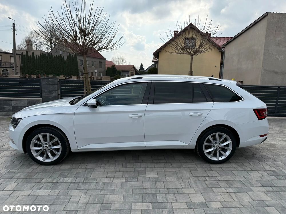 Skoda Superb 2.0 TDI DSG Premium Edition - 8
