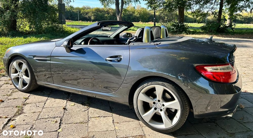 Mercedes-Benz SLK 350 (BlueEFFICIENCY) 7G-TRONIC - 7