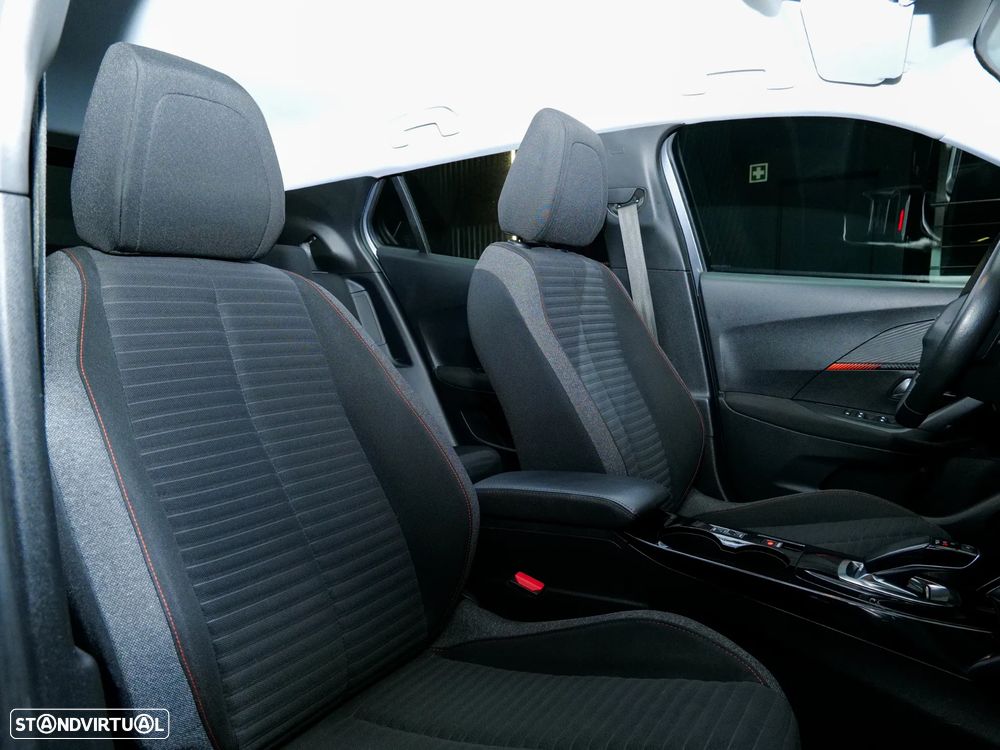 Peugeot e-2008 Allure+ - 13