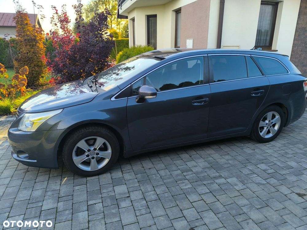 Toyota Avensis 1.8 Sol - 9