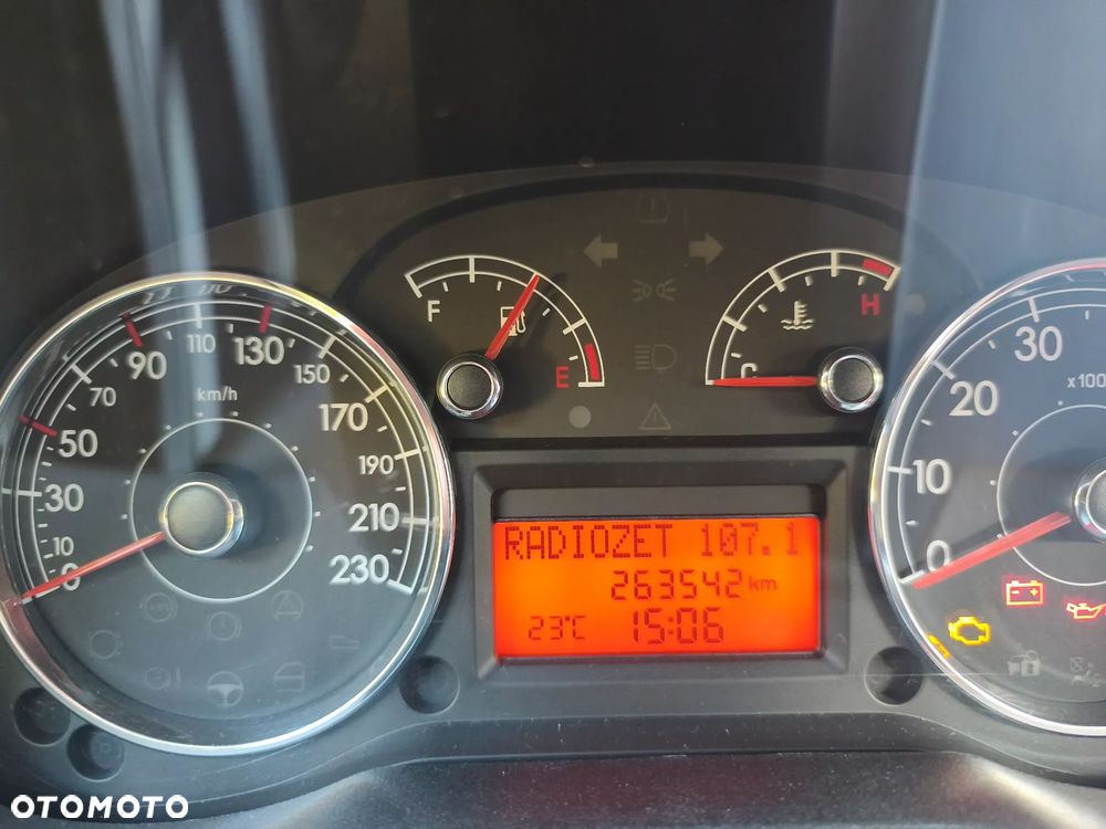 Fiat Grande Punto - 9