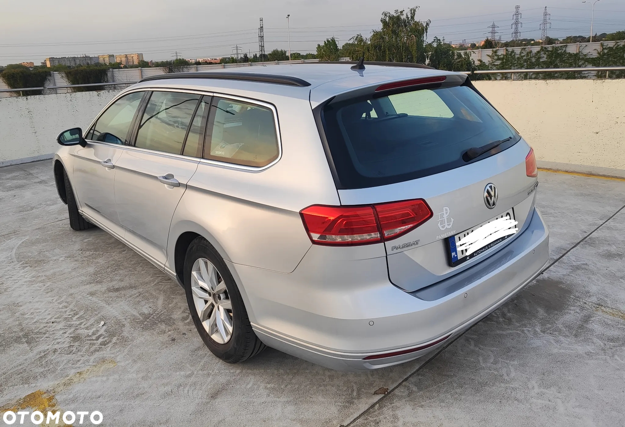 Volkswagen Passat Variant 2.0 TDI (BlueMotion Technology) Comfortline - 4