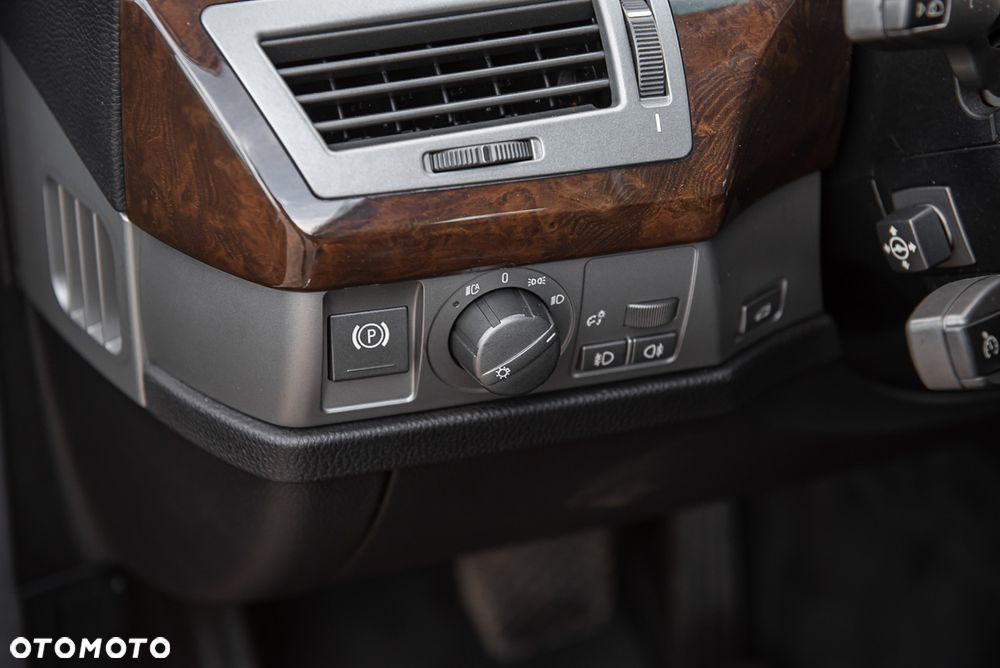 BMW Seria 7 - 17