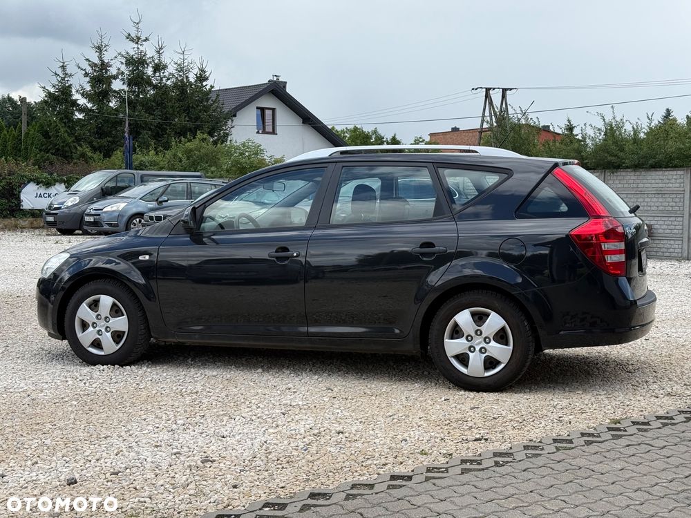 Kia Ceed 1.6 L - 22