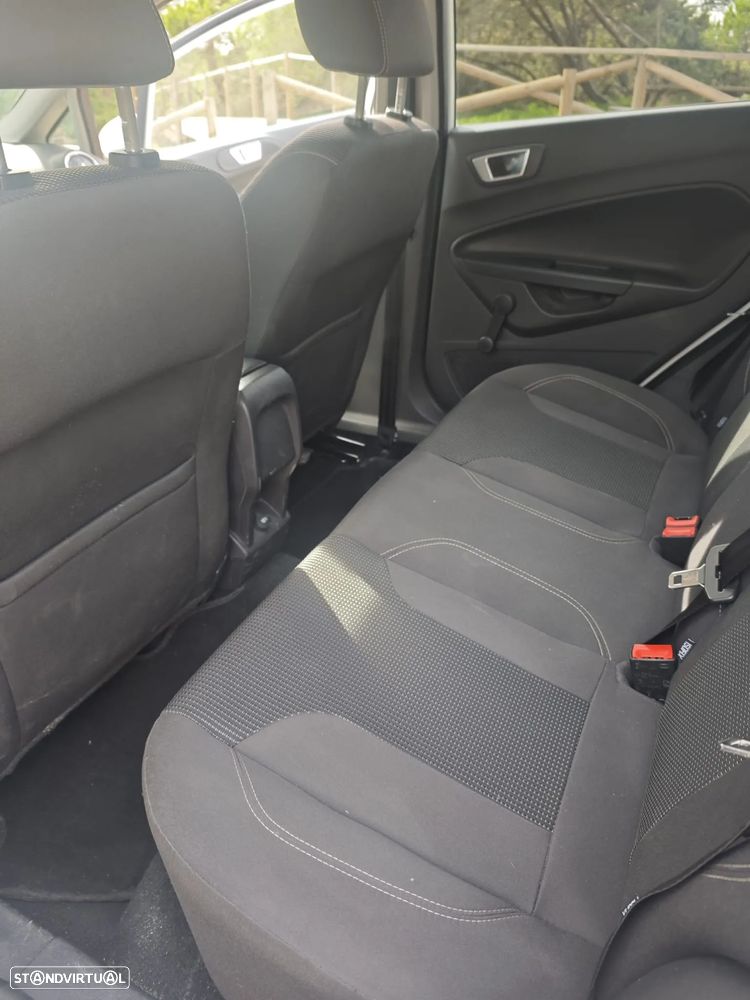 Ford Fiesta 1.5 TDCi Titanium - 9