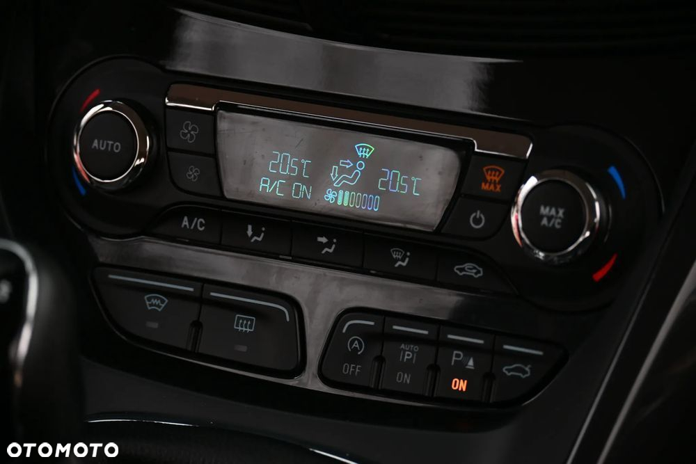 Ford Kuga 1.5 EcoBoost FWD Titanium X - 24