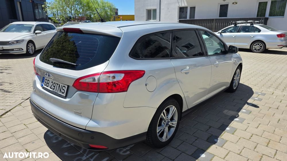 Ford Focus - 10