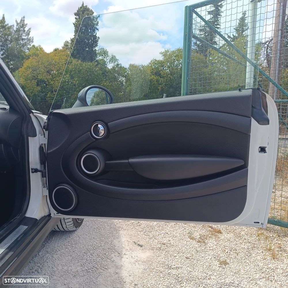 MINI Cabrio Cooper D - 16