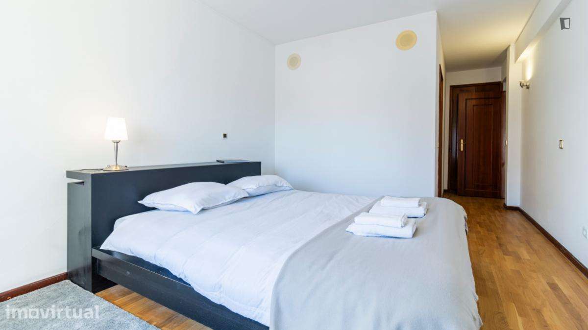 Apartamento com 3 quartos - localizado em Paranhos Porto - Grande imagem: 3/32