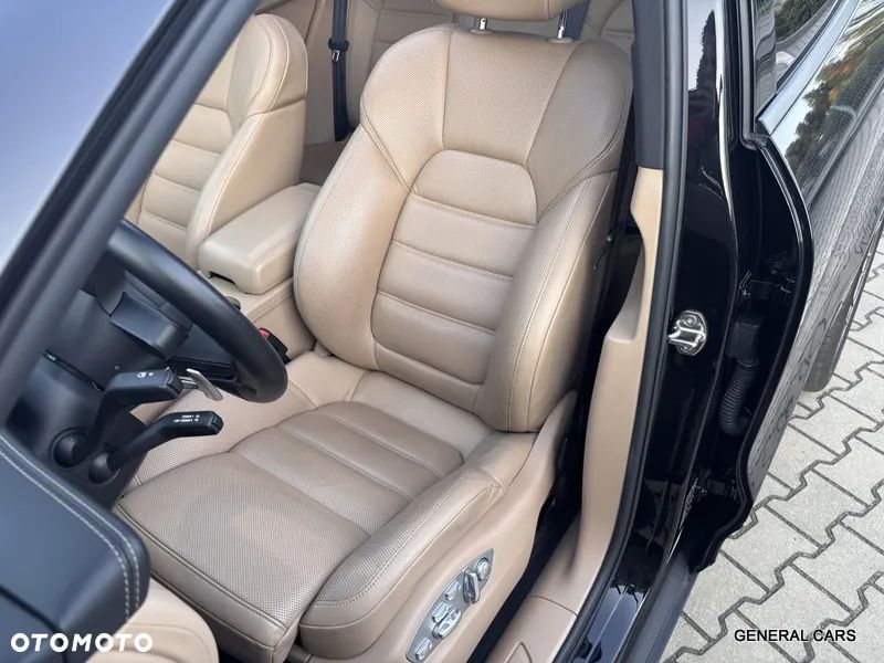 Porsche Macan Standard - 24