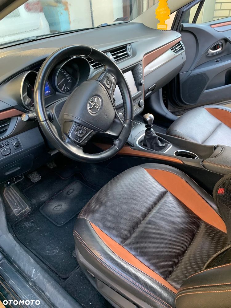 Toyota Avensis 1.8 Premium - 6