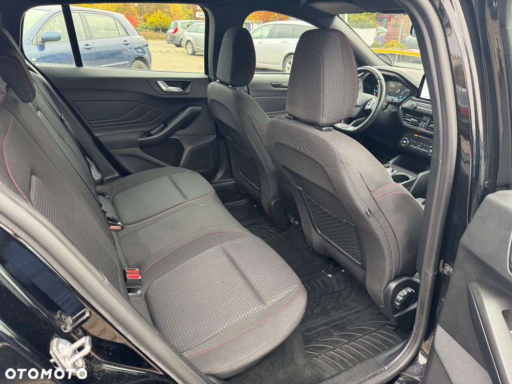 Ford Focus Turnier 1.5 EcoBlue Start-Stopp-System ST-LINE - 24