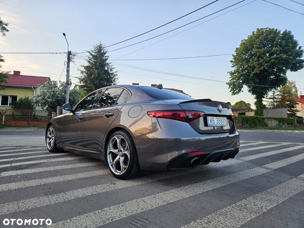 Alfa Romeo Giulia 2.0 Turbo Veloce - 11