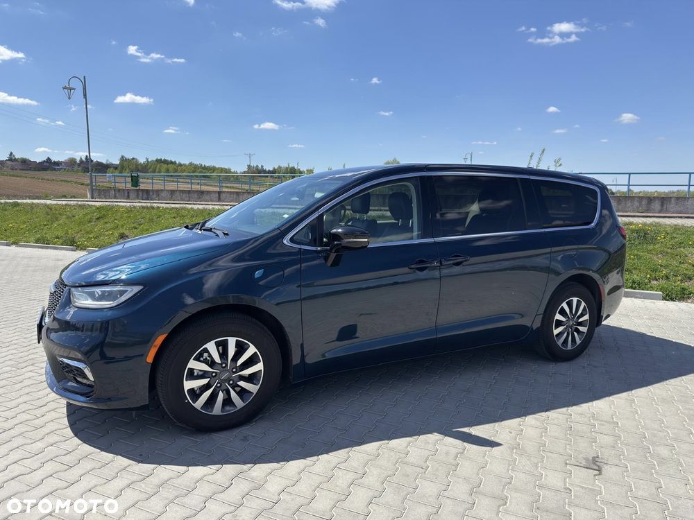 Chrysler Pacifica - 1