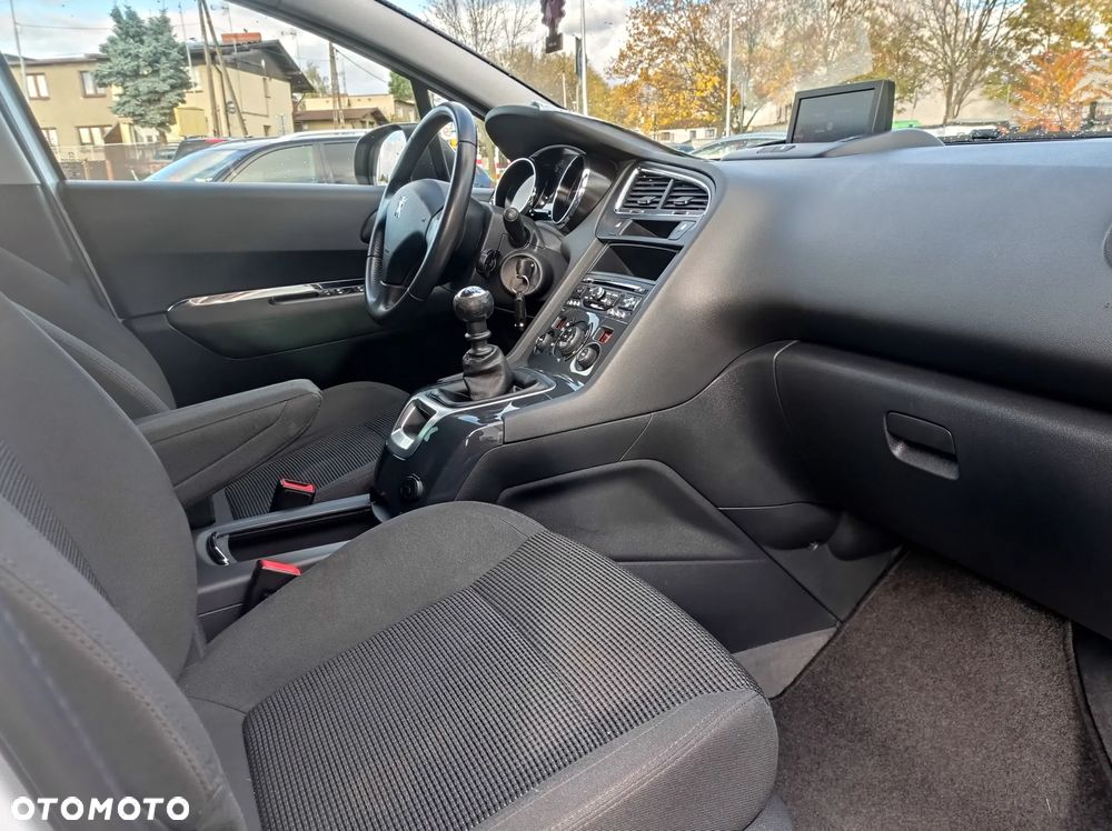 UWAGA ! 2017 PEUGEOT 5008 BENZYNA 131PS KLIMATRONIC NAVI ALU18 MALE KM I WLASC PL - 16