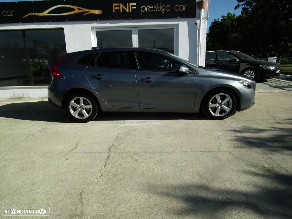 Volvo V40 1.6 D2 Momentum - 6