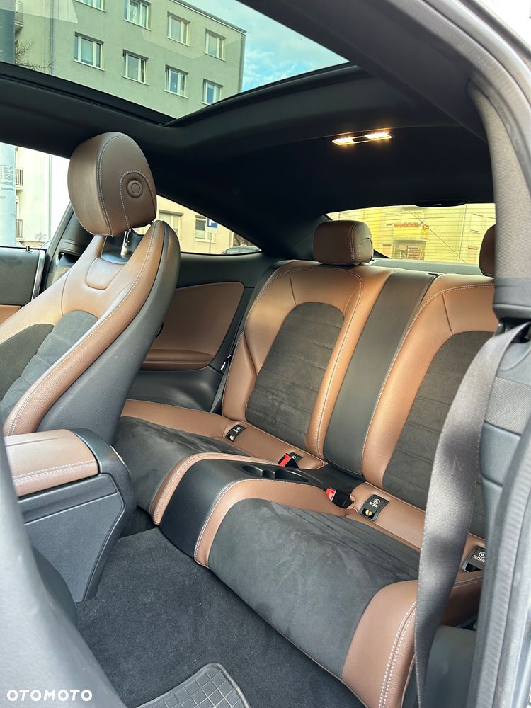 Mercedes-Benz Klasa C 300 7G-TRONIC - 24